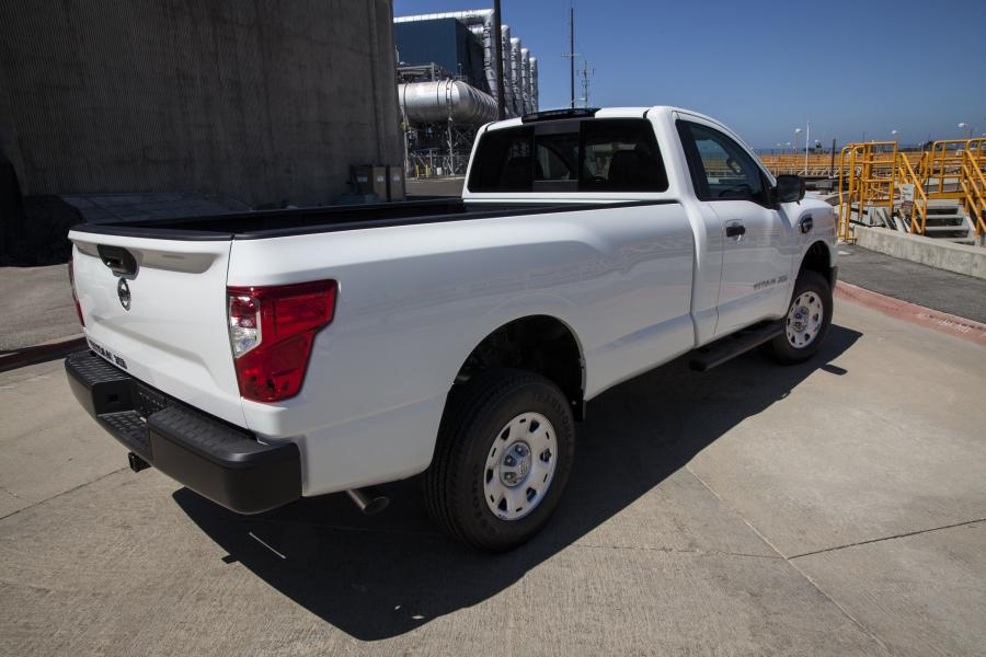  Nissan Titan XD S Single Cab 2016 года  (фото 9 из 15)
